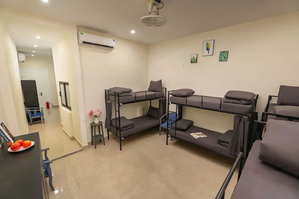 Queen Cafe Hotel & Pub - photo 14