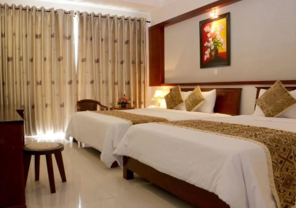 City Hotel 18 Luu Van Lang - photo 4