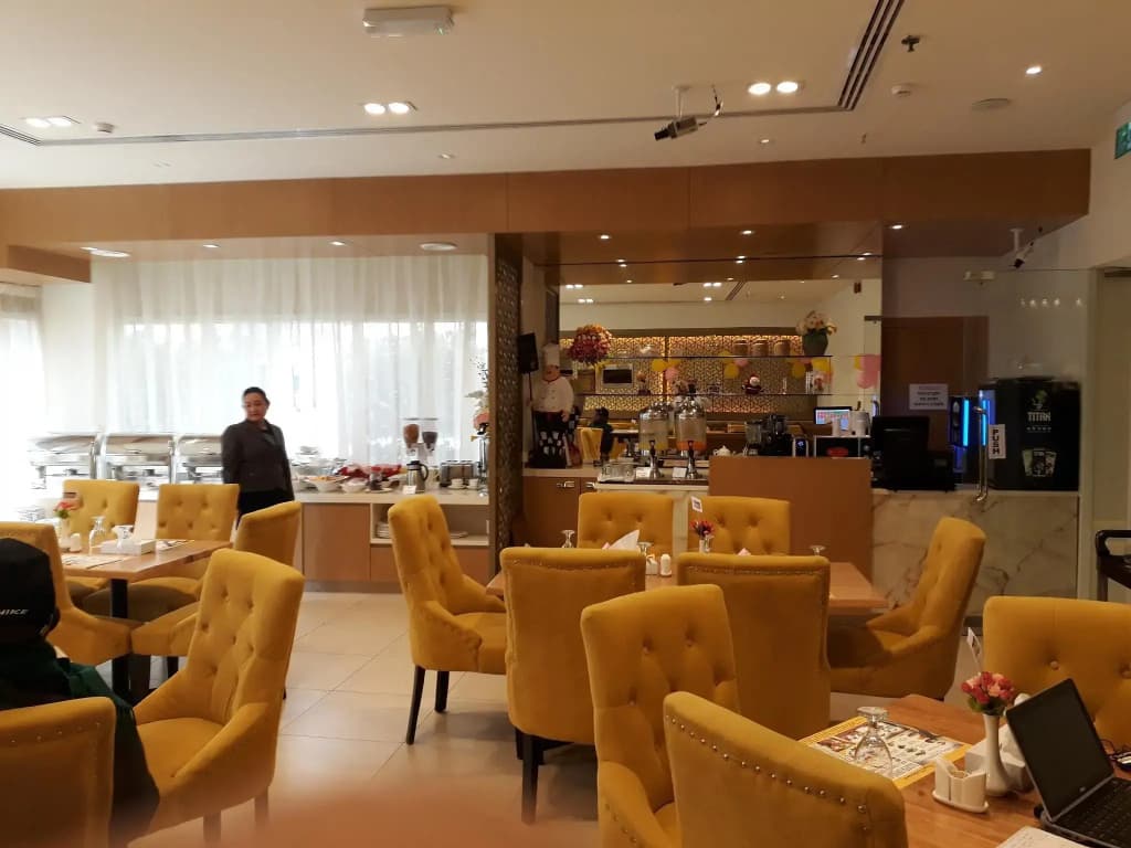 Royal Falcon Hotel - photo 16