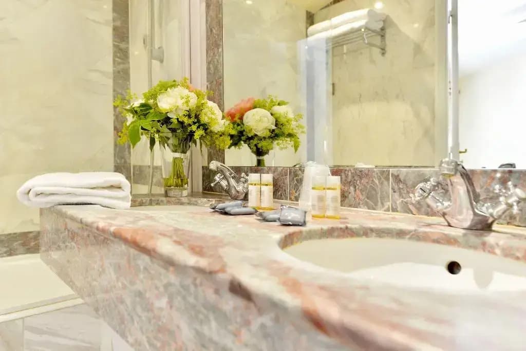 Hôtel Suites Unic Renoir Saint Germain - photo 10