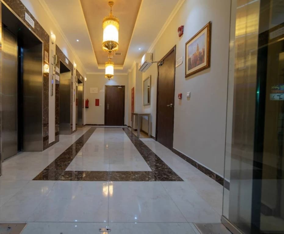 Park Lane Hotel Apartments - photo 1