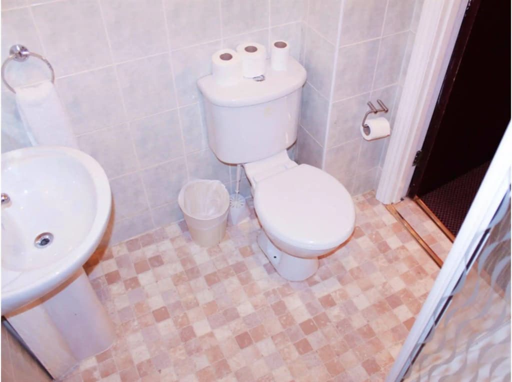 Lampton Guest House - photo 7