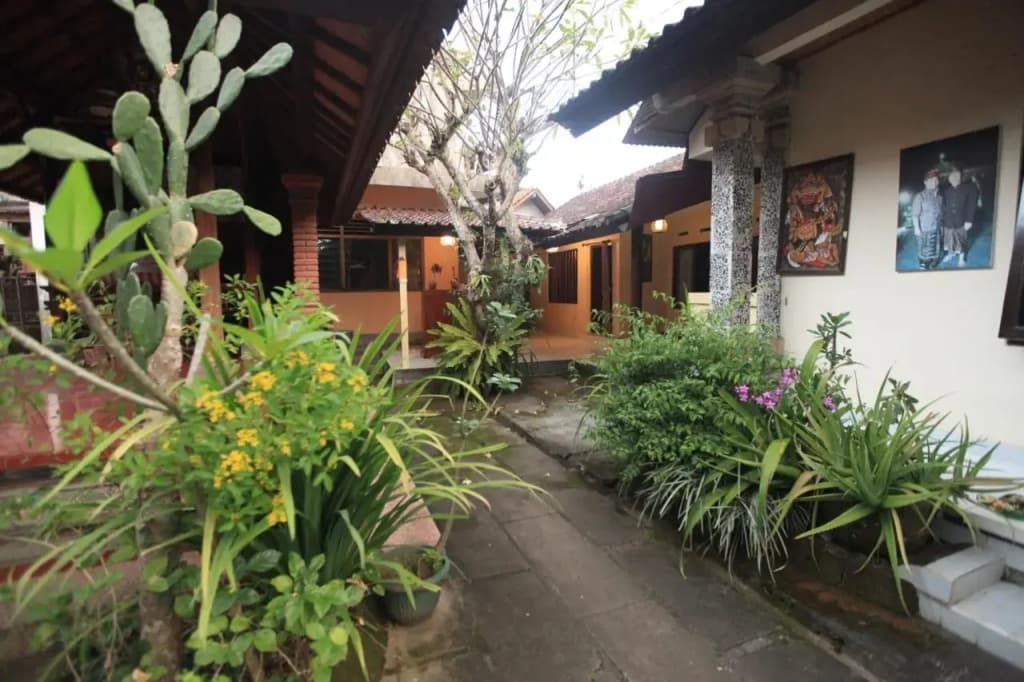 Liang House and Hostel - photo 19