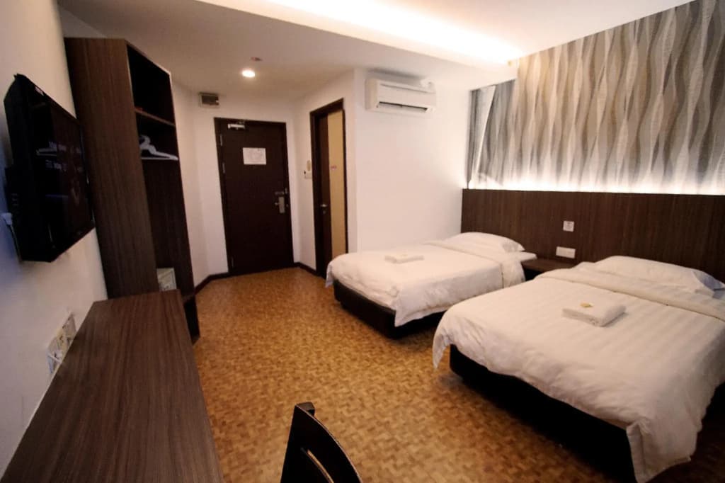 Pavilion Inn - photo 6
