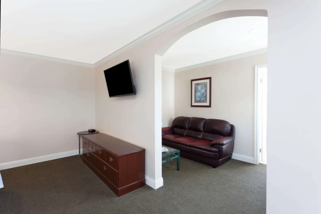 Knights Inn Downtown Los Angeles - photo 11