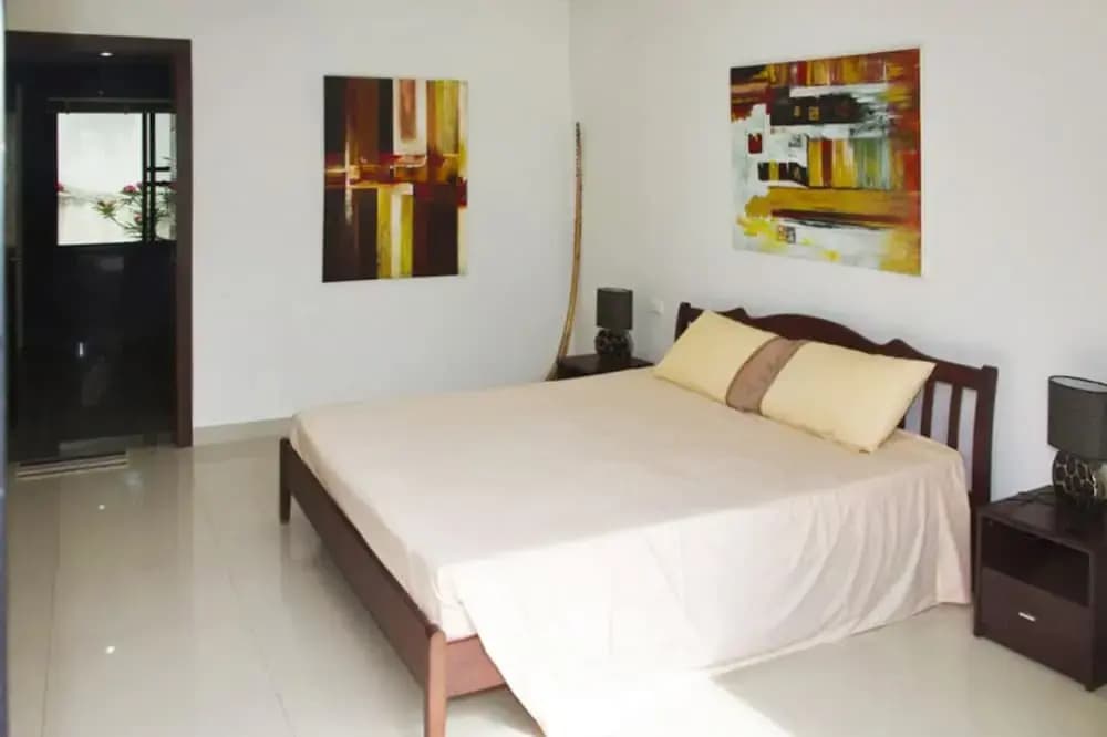 Villa With 4 Bedrooms in Rawai Phuket, With Private Pool, Enclosed Gar - photo 4