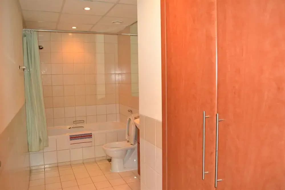 (Nickname Oasis) Spacious 1BR Apt. w/ terrace and pool view - photo 6