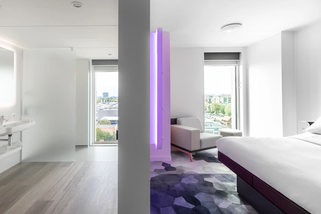 YOTEL Edinburgh - photo 4