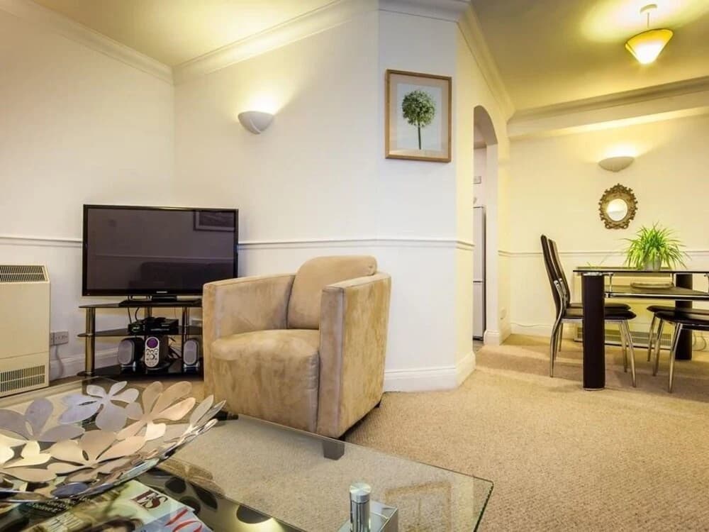 The Elegant Mayfair - photo 5