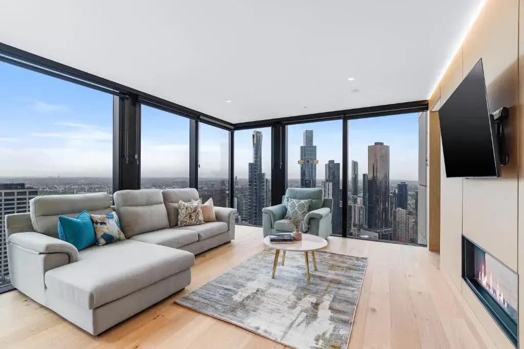 Collins House Apartments by CLLIX - photo 3