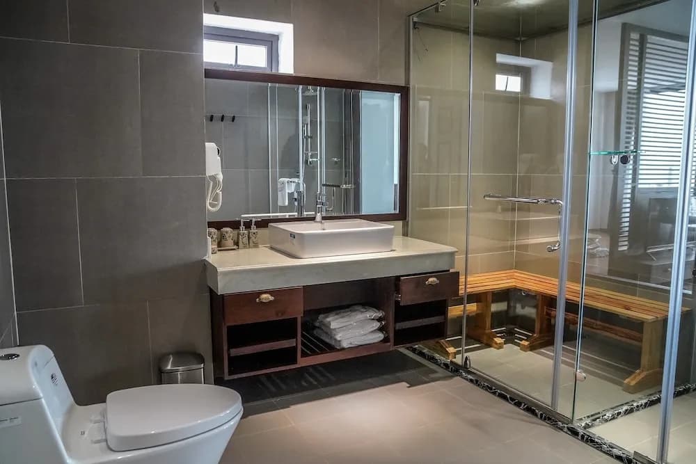 Dong Duong Hotel & Suites - photo 10