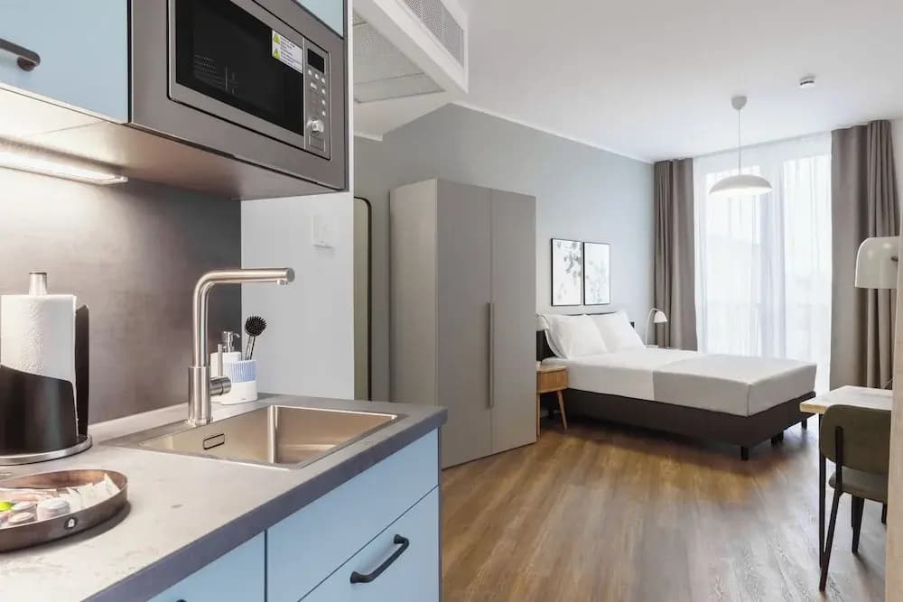 Limehome Berlin Sybelstraße - photo 38