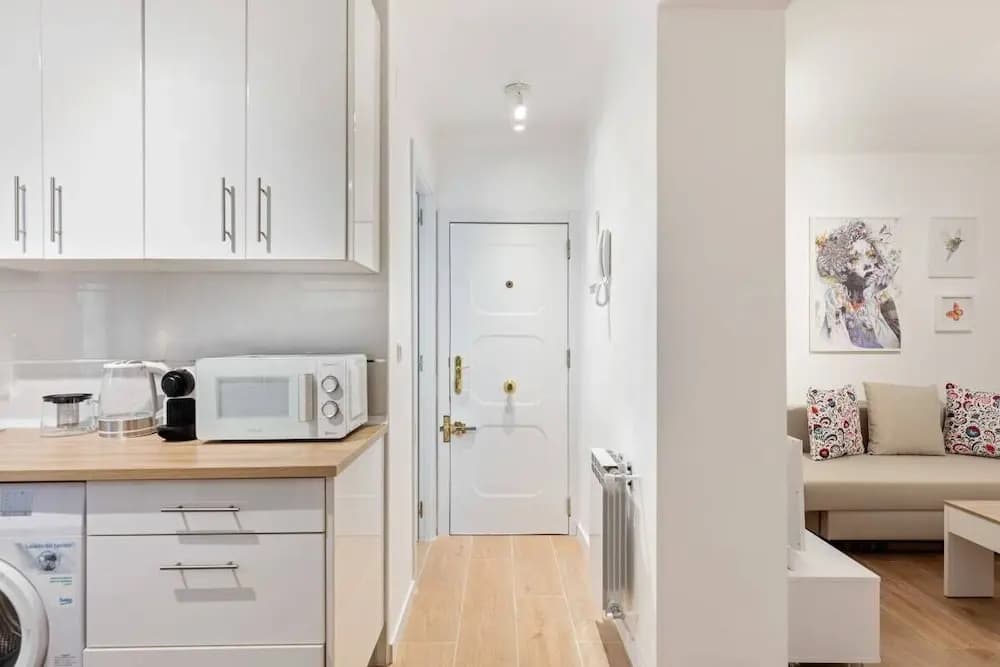 Bright & Modern Two Bed Apartment in Madrid - main photo