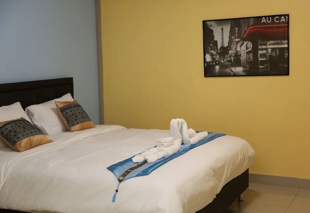 French Connection Hotel - photo 2