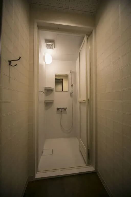 The Wardrobe Hostel Libreria - photo 22