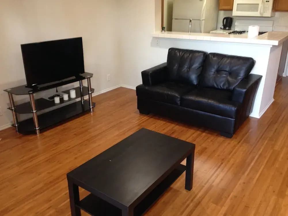 Strathmore Apartments - photo 4