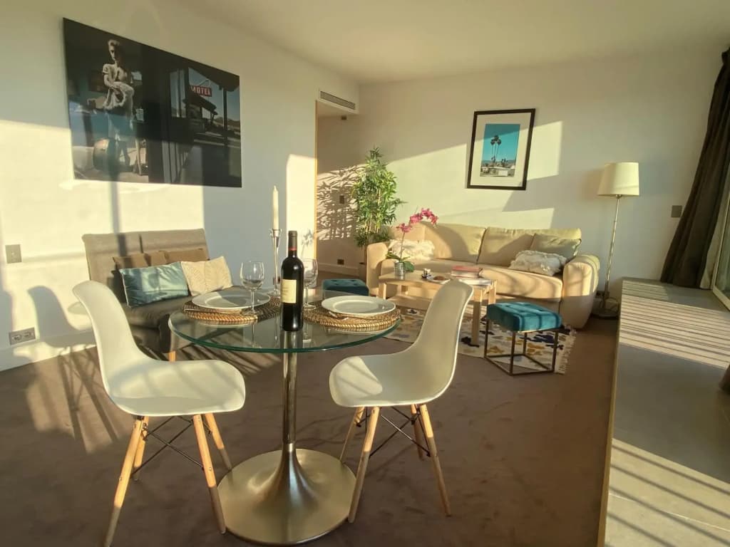 1610B - Stunning studio with Champs Elysées Views! - photo 14