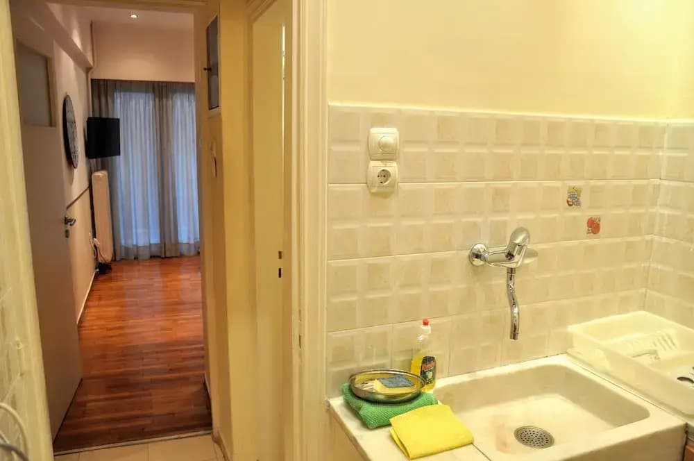 Modern apartment in Athens center - photo 7