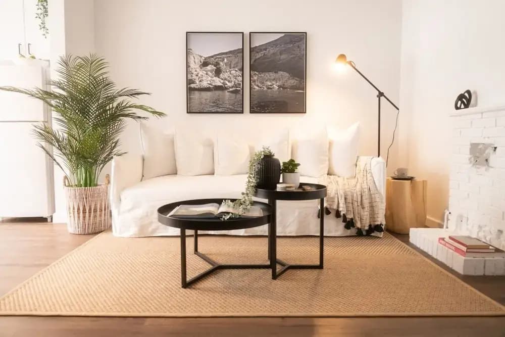 Stylish 1 Bedroom Apartment Near Beach - photo 3