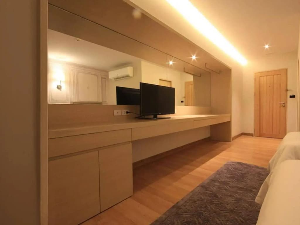 Thee Bangkok Hotel - photo 3