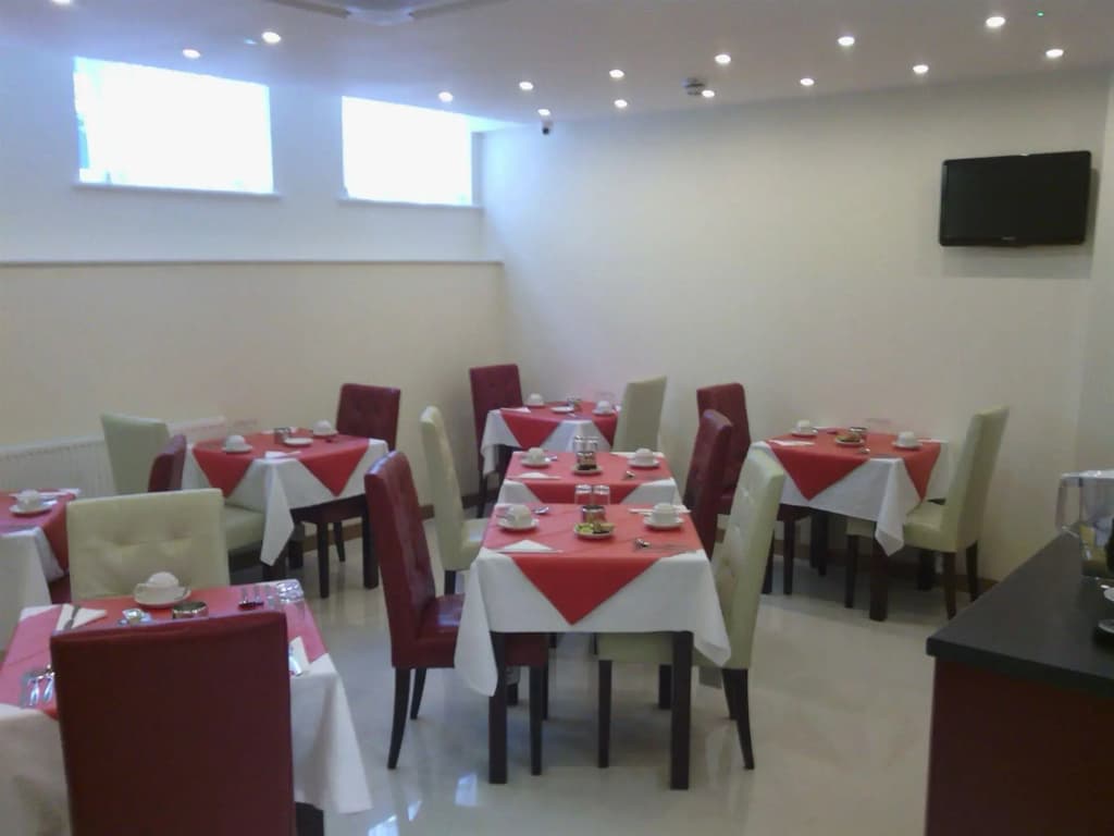 Regency Hotel Parkside - photo 12