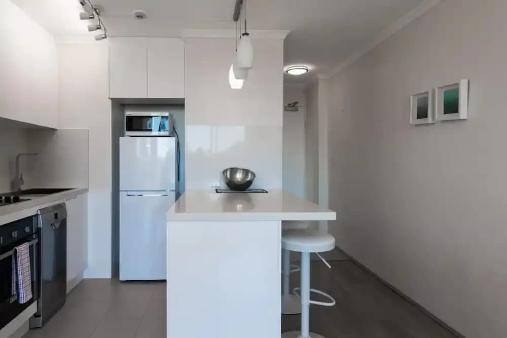 New Modern Apartment in Central Location - photo 11