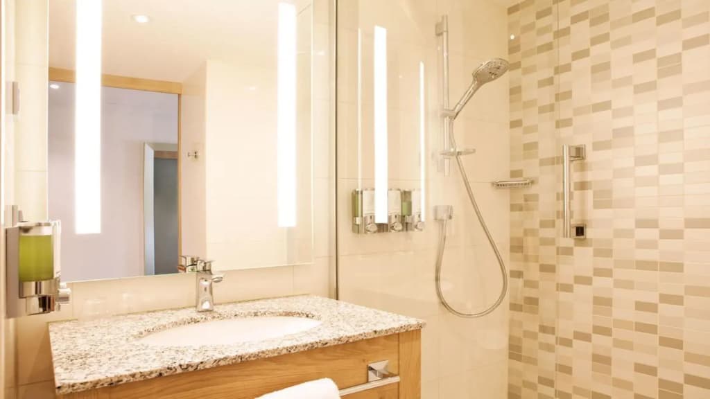 Hampton by Hilton Vienna Messe - photo 9