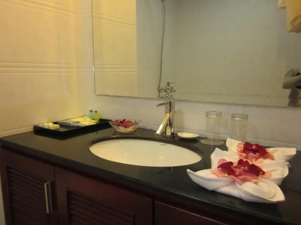 Hoa Nam Hotel - photo 11