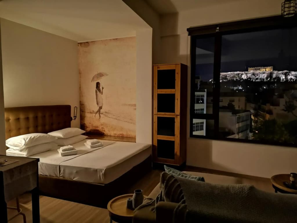 Explore Nightlife Near an Apartment With an Acropolis View - photo 2