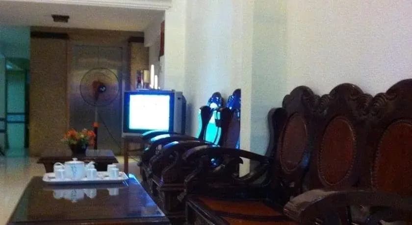 Lucky Hotel - photo 12