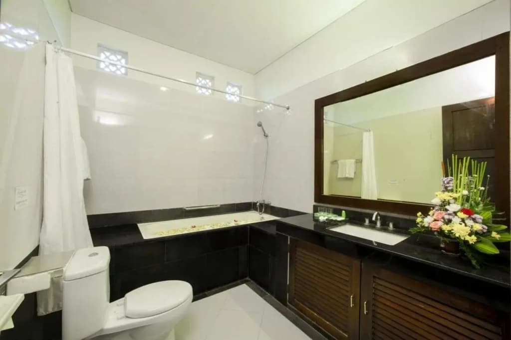 The Radiant Hotel - photo 7