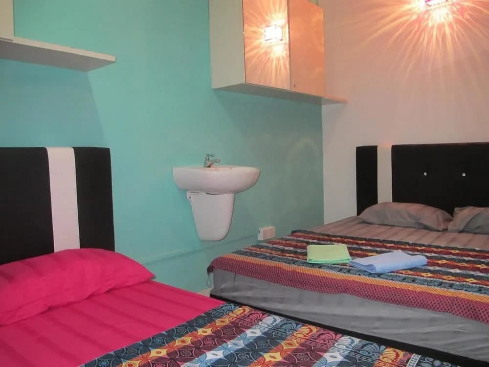 Gurney Budget Inn - Hostel - photo 5