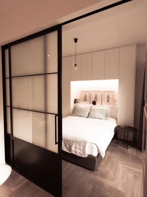 Vibrant Urban Chic Apartment - photo 10