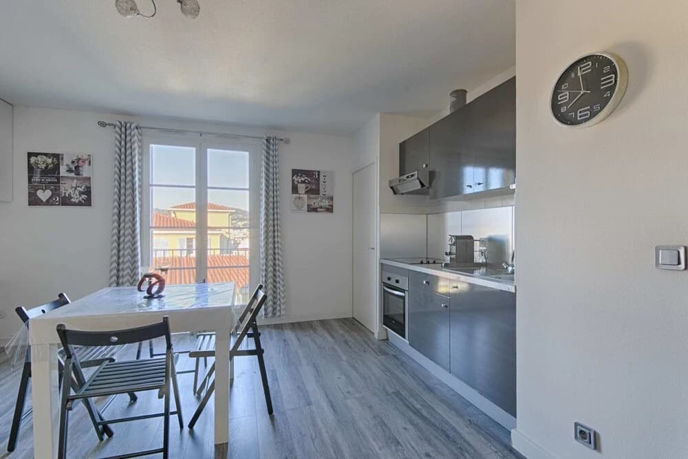 Nice 2 Room Apartment With Terrace - Vieux Nice - photo 5