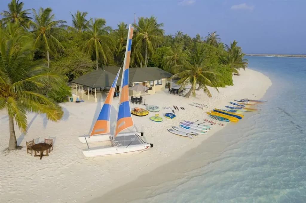 Holiday Island Resort & Spa - photo 20