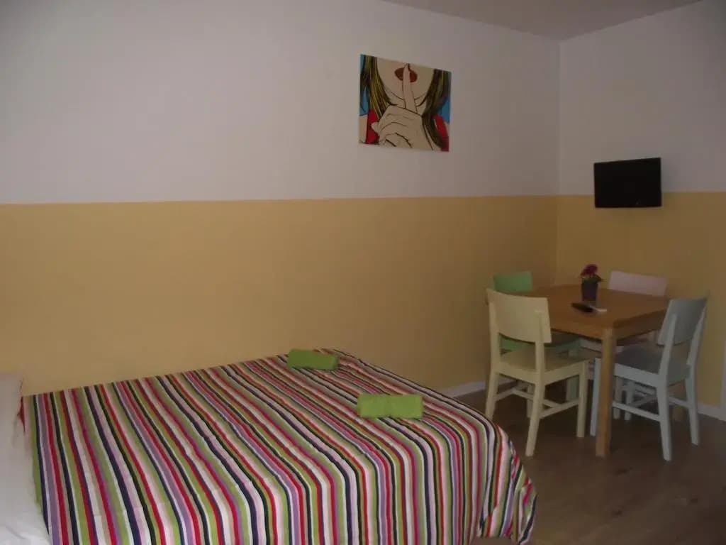 Village Chueca Apartments - photo 4