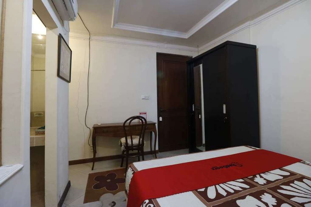 RedDoorz Plus @ Jalan Dharmawangsa - photo 12