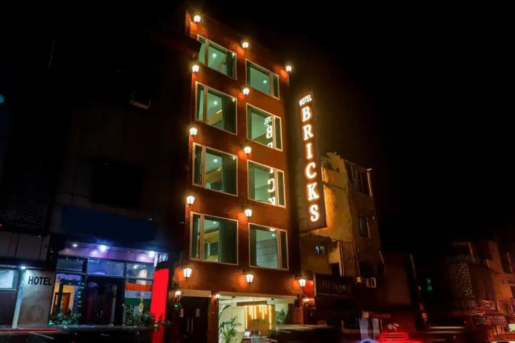 Hotel Bricks, Karol Bagh, New Delhi - photo 18