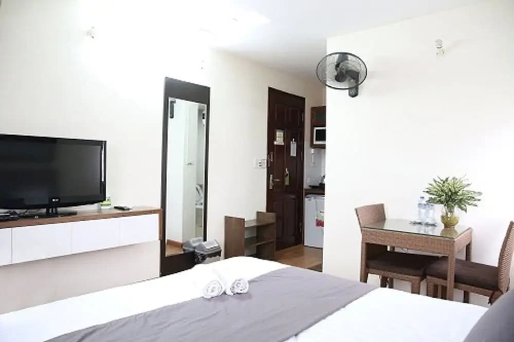 V House 1 Serviced Apartment - photo 11