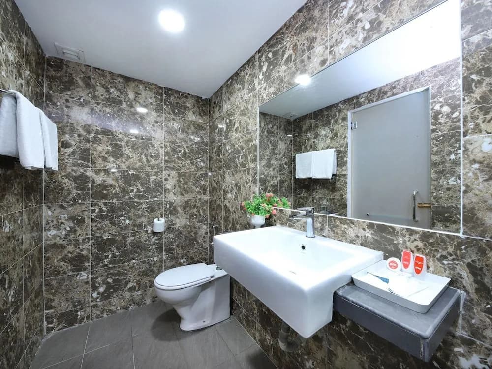 OYO 519 Domus Hotel - photo 9