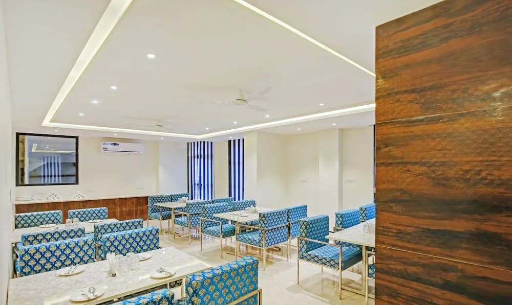 Treebo Trend Emblem Suites - photo 12