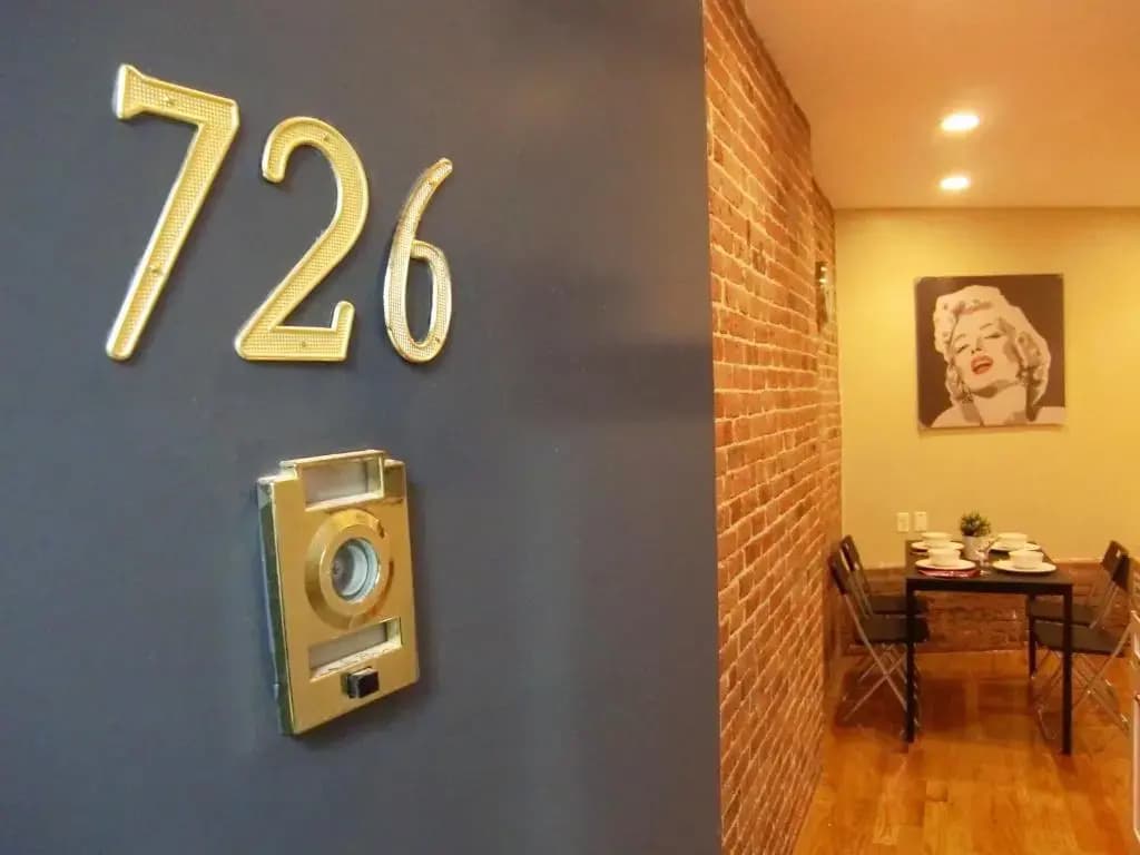 Studios Midtown Manhattan - photo 12