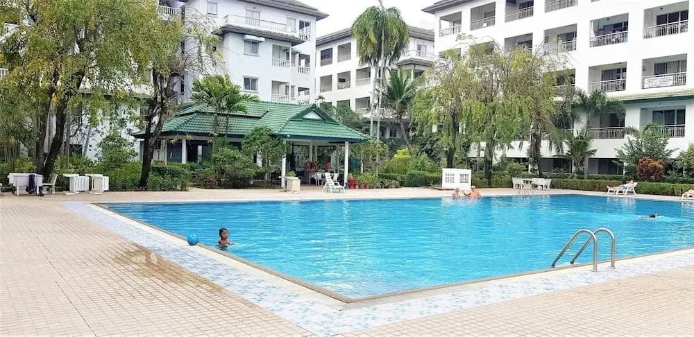 Luxury 1 bed Corner Condo - photo 15