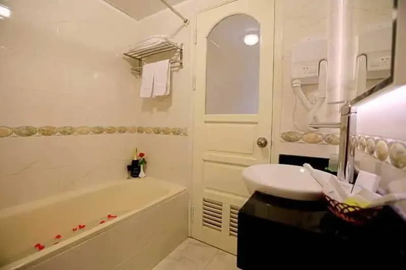 Lestar Hotel Hanoi - photo 9