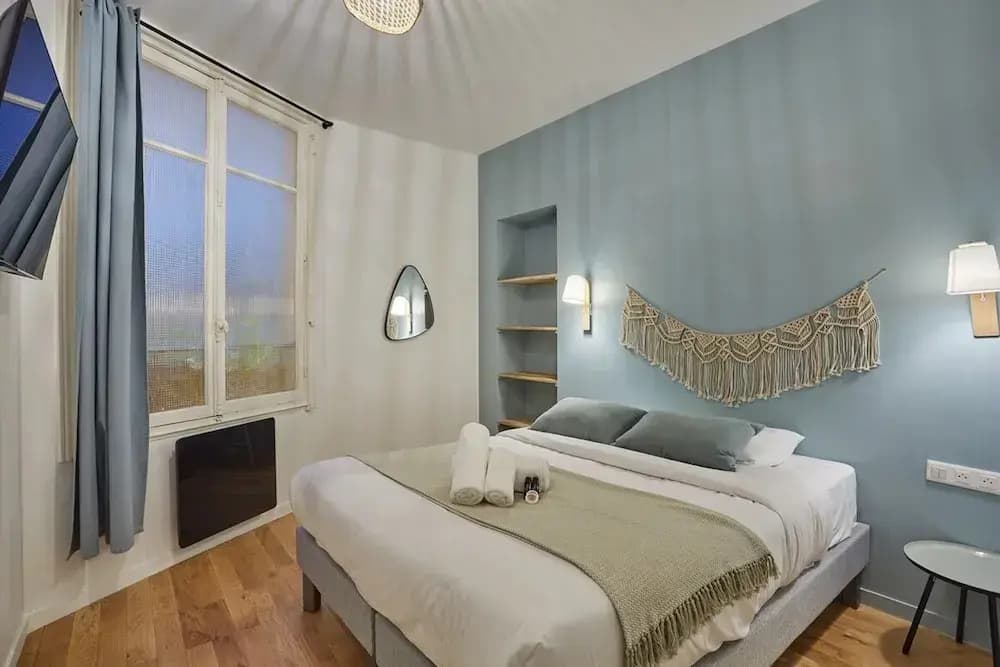 Apartment Located in the Center of Paris - photo 1