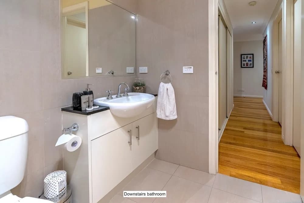 StayCentral - Tranquil Townhouse - photo 6