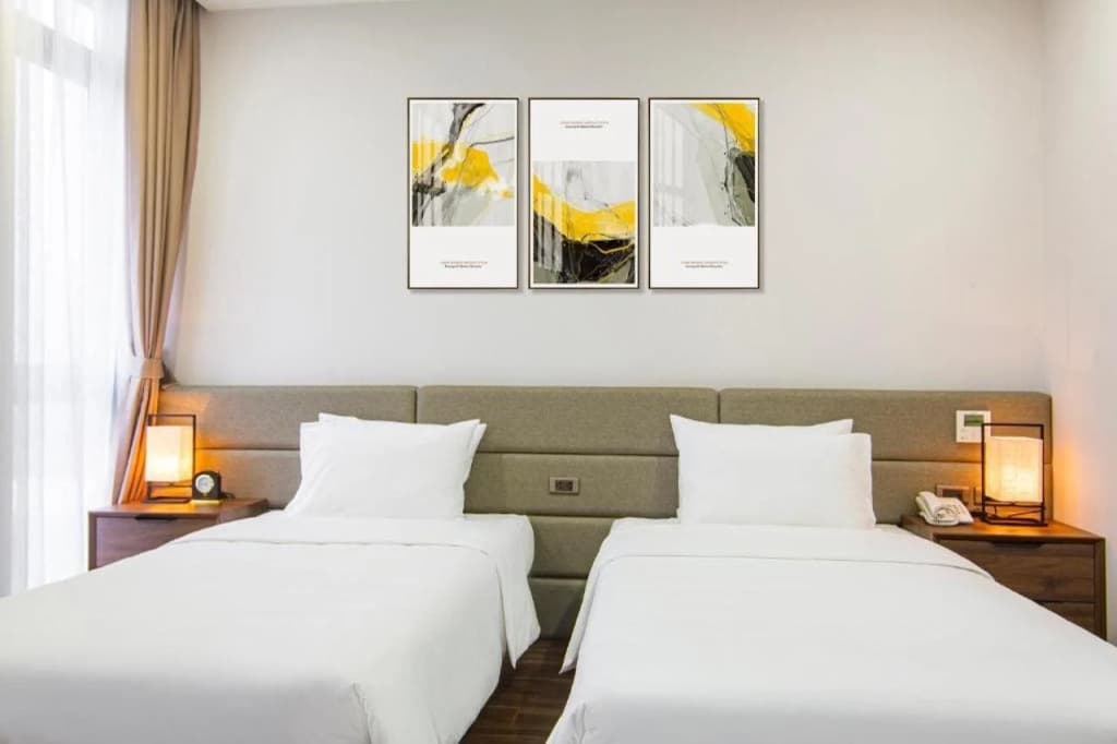 Western Skyline Hotel - photo 3