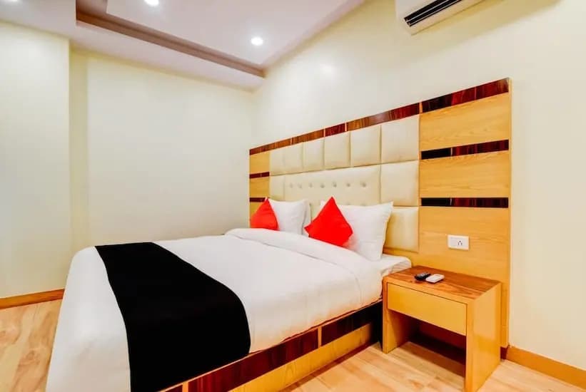 Hotel Lord Krishna Palace - photo 4