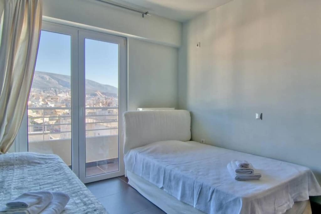 Pristine penthouse with Parthenon view by the pool - photo 3