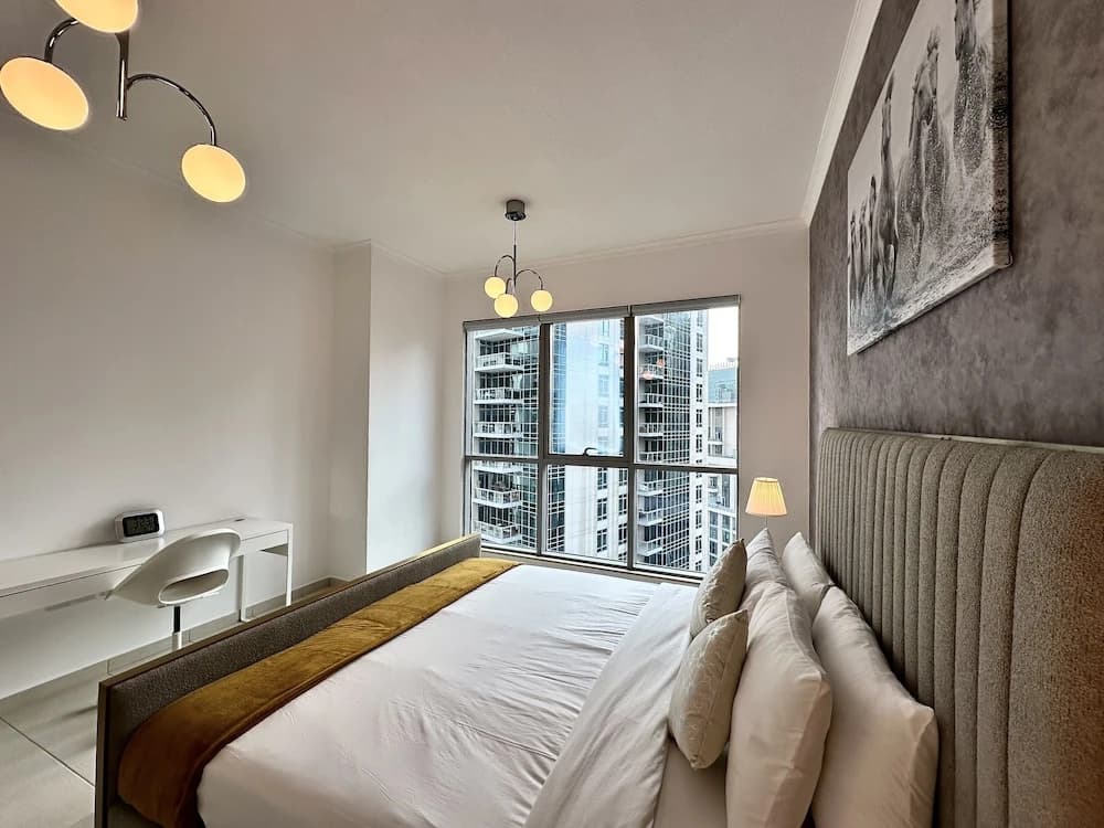 Lux BnB I The Residences I Sky Line Views - photo 4